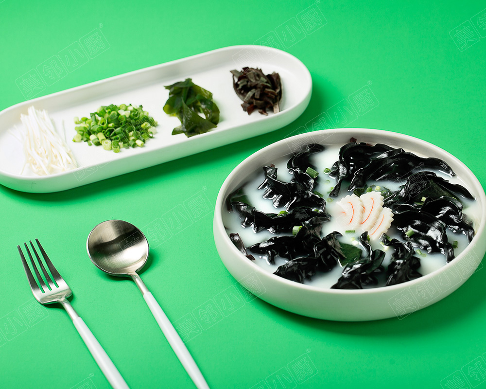 魚湯墨魚餃